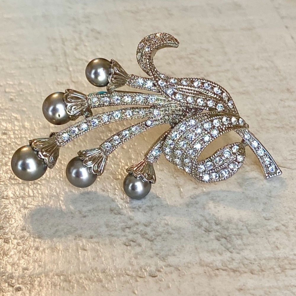 Vintage gray faux pearl and rhinestone brooch